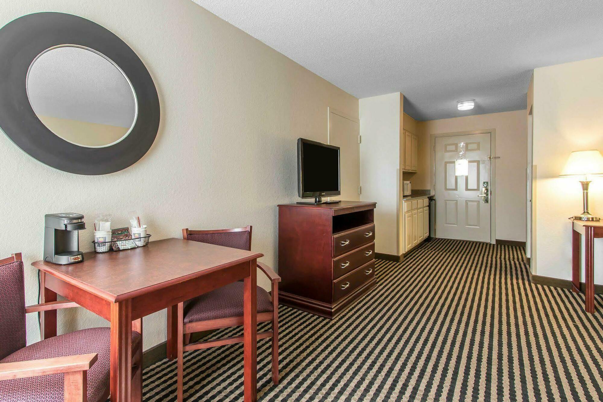 Inn Comfort - Irondale